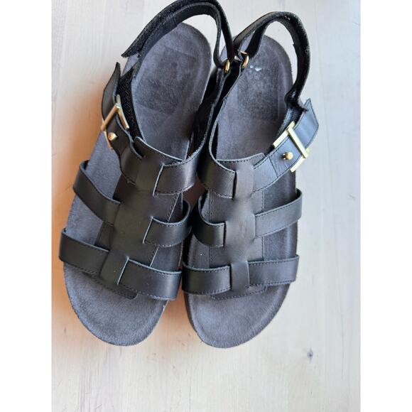 MUNRO the Flynn black fisherman style on a platform size 10.5 - Picture 9 of 9